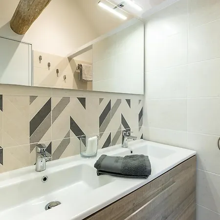 Les De Chateau Trompette Daire *