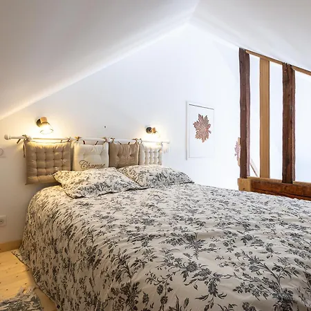 Les De Chateau Trompette Daire *