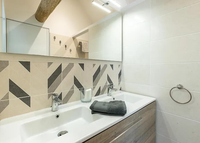 Les De Chateau Trompette アパート *